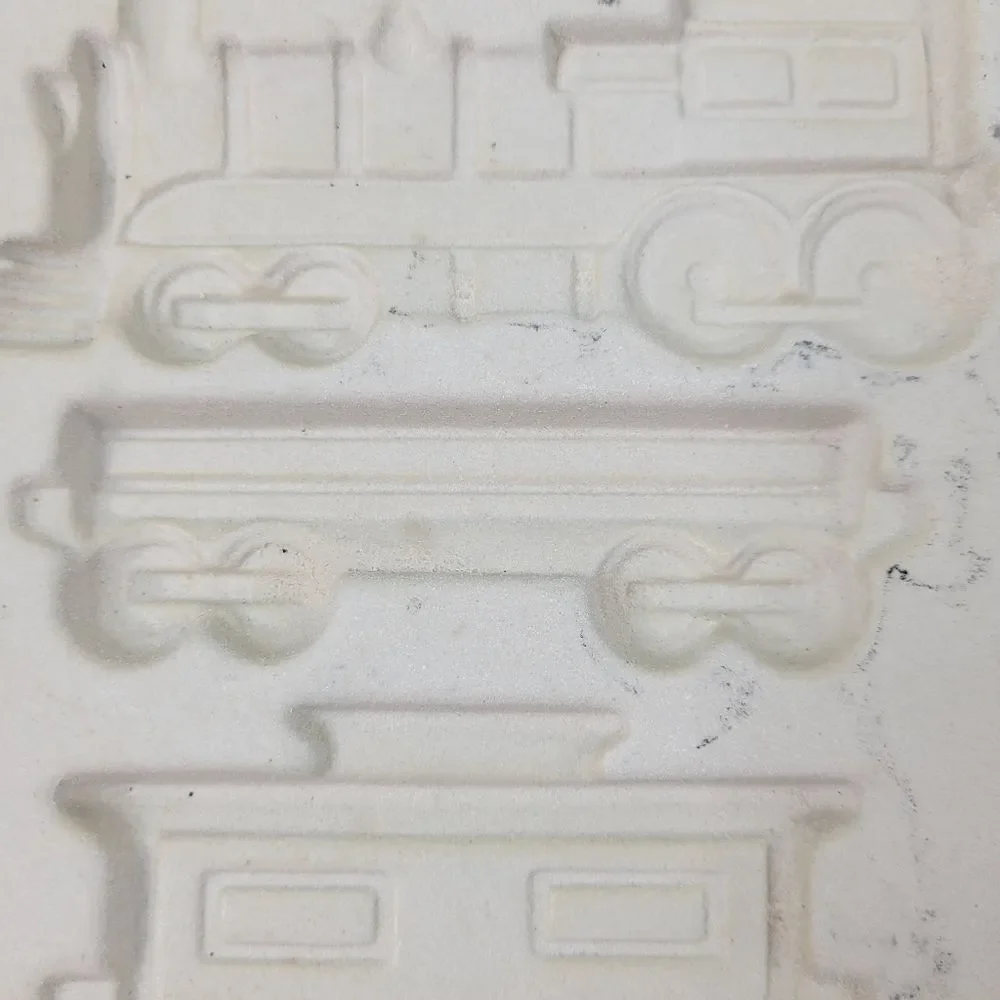The Pampered Chef‎ 1998 Gingerbread Train Stoneware Mold